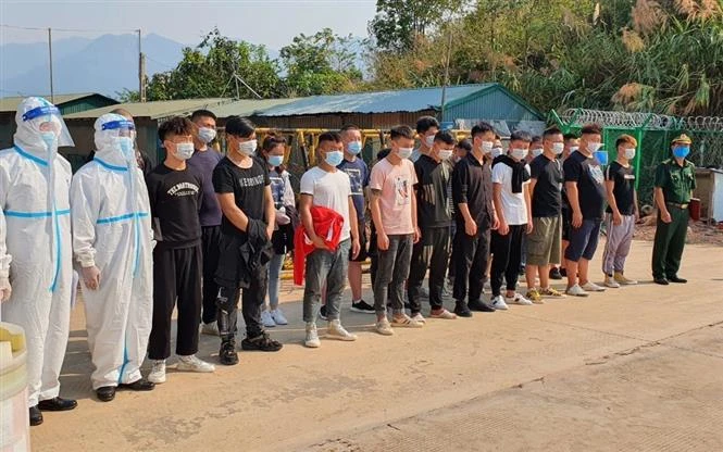Điện Biên bàn giao 20 công dân Trung Quốc nhập cảnh trái phép