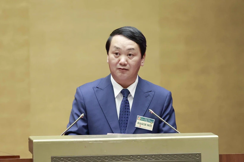 Bộ trưởng, Chủ nhiệm Ủy ban Dân tộc Hầu A Lềnh trả lời chất vấn của các đại biểu Quốc hội. Ảnh: Doãn Tấn - TTXVN