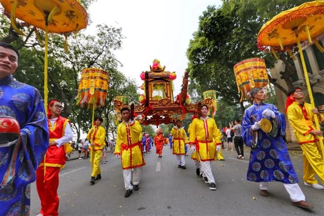 Lễ hội tôn vinh ông Tổ bách nghệ tại Phố cổ Hà Nội