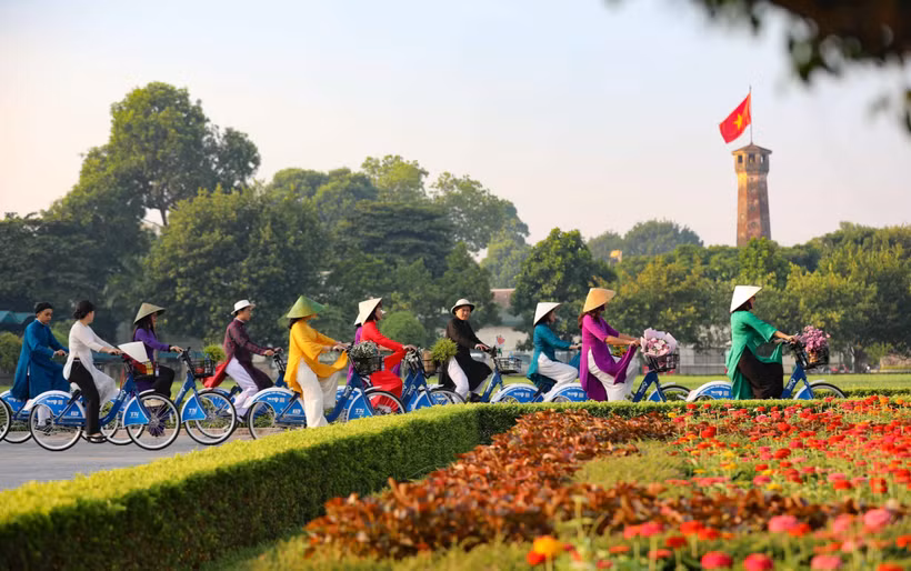  Áo dài kết nối du lịch và di sản Hà Nội