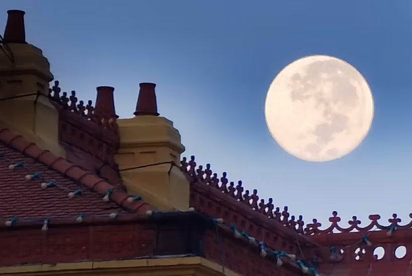 Sớm mùa Thu trên Quảng trường Ba Đình lịch sử