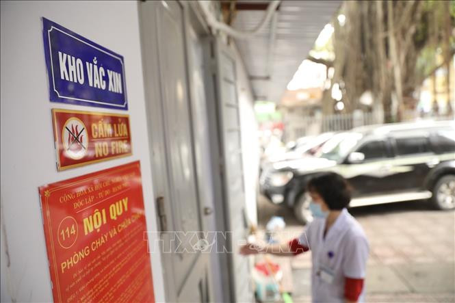  Kho bảo quản vaccine đảm bảo an toàn cho quy trình tiêm chủng tại quận Hai Bà Trưng. Ảnh: Minh Quyết - TTXVN