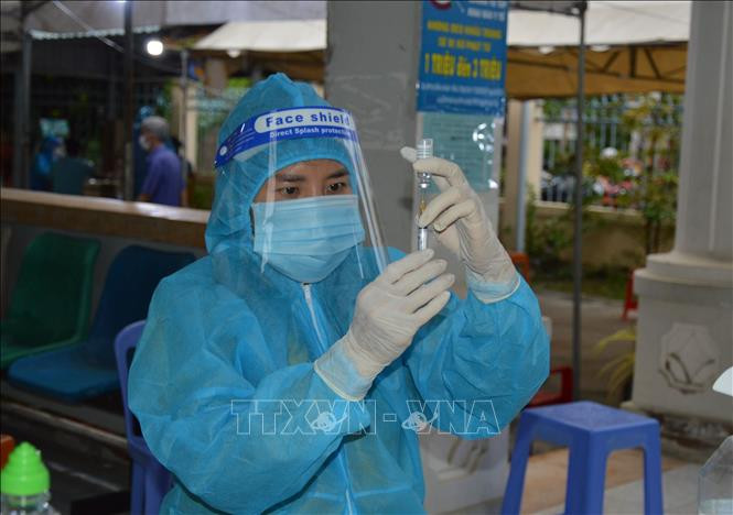 Tỉnh Đồng Tháp phấn đấu đạt công suất tiêm chủng 60.000 liều vaccine/ngày. Ảnh: Nhựt An - TTXVN