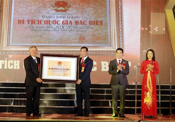 Lễ đón nhận Bằng xếp hạng Di tích Quốc gia đặc biệt An toàn khu II Hiệp Hòa