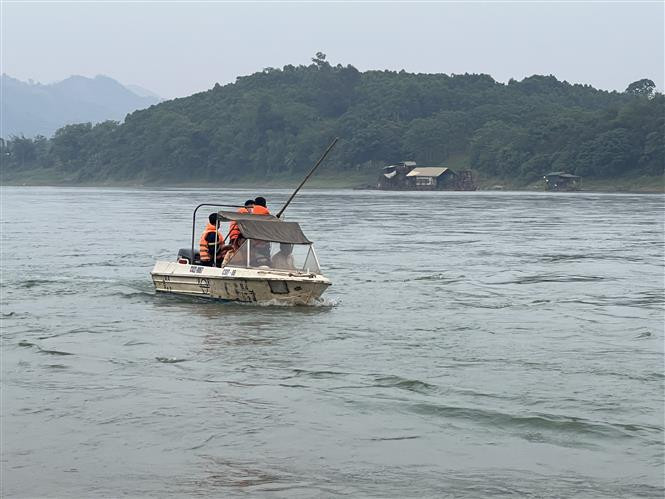 Tuyên Quang: Rủ nhau ra bãi tắm tự phát trên sông Lô, một học sinh bị đuối nước