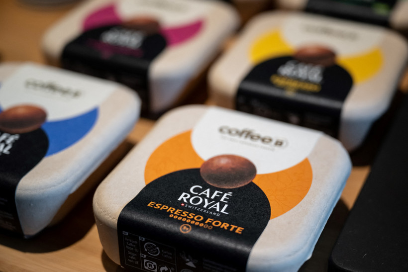 Viên cà phê mới của công ty Migros được giới thiệu tại cuộc họp báo ở Zurich, Thụy Sĩ, ngày 6/9/2022. Ảnh: AFP/TTXVN 