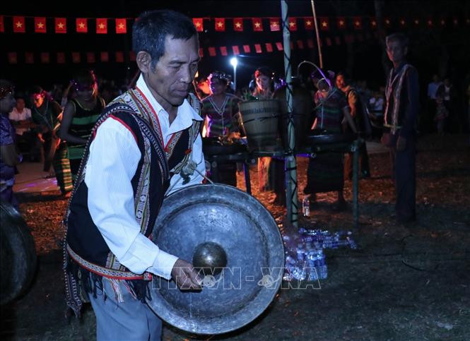 Lễ hội mừng lúa mới. Ảnh: K GỬIH –TTXVN