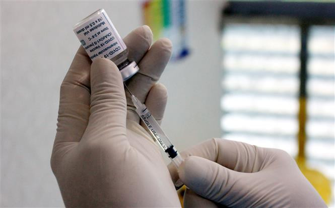 Ủy ban Thường vụ Quốc hội quyết định sử dụng 12.100 tỷ đồng từ ngân sách mua vaccine dập dịch COVID-19