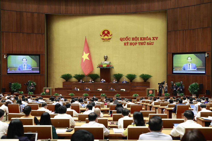 Chiều 30/10/2023, Quốc hội tiếp tục thảo luận ở hội trường về việc triển khai thực hiện các nghị quyết của Quốc hội về các chương trình mục tiêu quốc gia: Xây dựng nông thôn mới giai đoạn 2021 - 2025; Giảm nghèo bền vững giai đoạn 2021 - 2025; Phát triển 