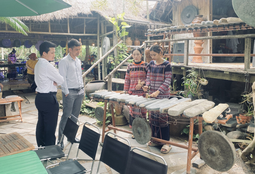 Phú Yên đưa nghệ thuật đàn đá vào phục vụ khách du lịch