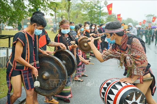 Tiết mục cồng chiêng của đồng bào dân tộc Tây Nguyên. Ảnh: Tuấn Đức - TTXVN