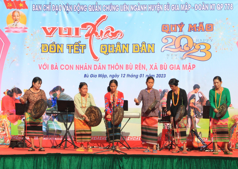 Rộn ràng đón Tết sớm tại vùng biên Bình Phước