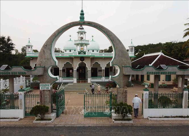 Thánh đường Hồi giáo Mubarak ở An Giang nhìn từ trên cao. Ảnh: Vũ Sinh – TTXVN