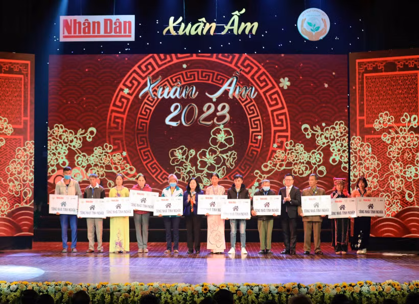 "Xuân ấm" cùng nhau san sẻ yêu thương