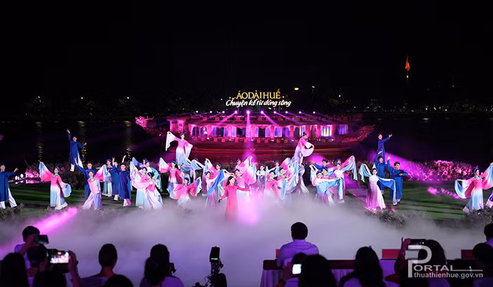 Lễ hội Áo dài Huế 2023: Chuyện kể từ dòng sông