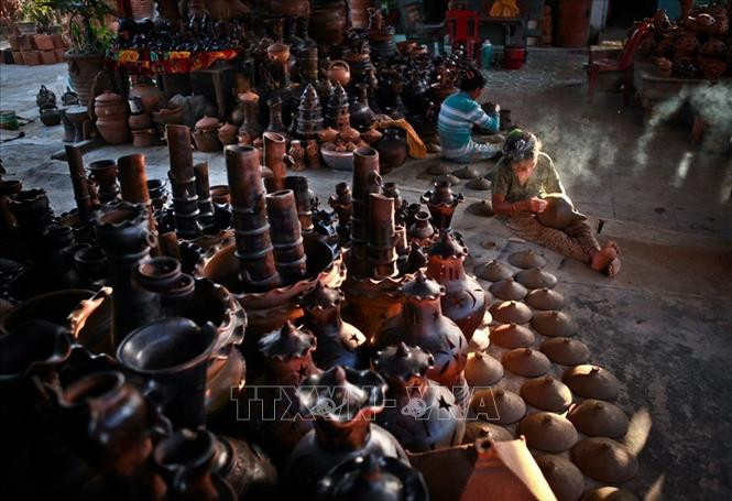 Nhiều làng gốm cổ trên thế giới đã mất thế nhưng gốm Chăm Việt Nam vẫn còn tồn tại, giữ được hồn tinh túy và giữ được vẻ hoang sơ của gốm cổ cách đây hàng trăm năm. Đó là giá trị độc đáo và trường tồn của gốm Chăm, xứng đáng được UNESCO công nhận là Di sả
