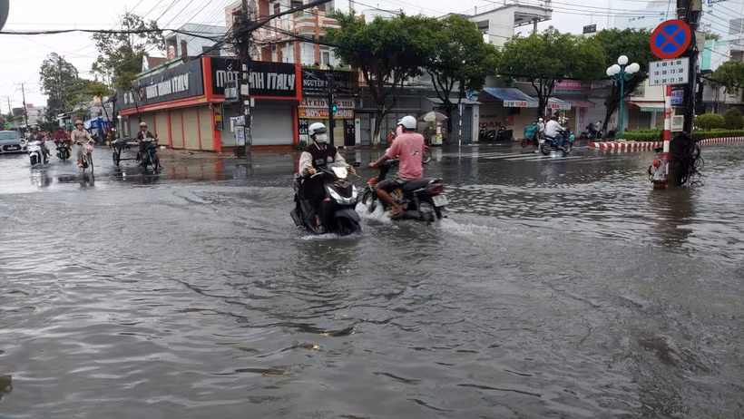 Kiên Giang: Mưa lớn, dông lốc gây nhiều thiệt hại về tài sản
