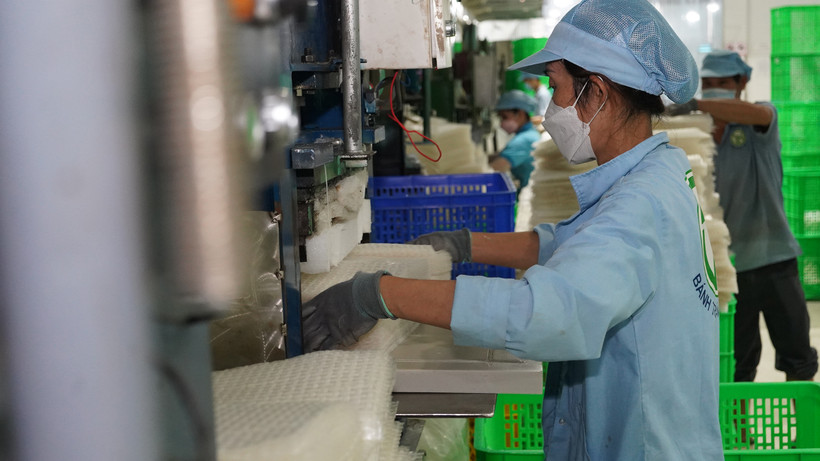 Bánh tráng Tân Nhiên là sản phẩm đạt chất lượng cao cả về bao bì, nhãn mác và quy trình sản xuất. Ảnh: Thanh Tân