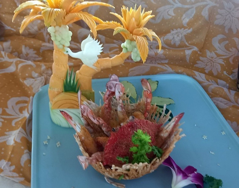 Các món ăn làm từ ghẹ Hàm Ninh. Ảnh: TTXVN phát