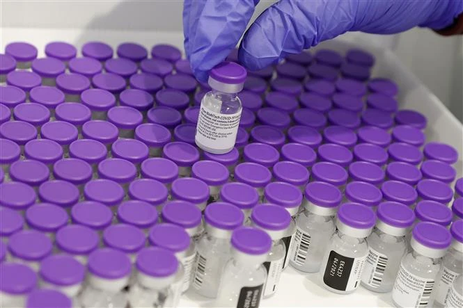 Hội đồng cố vấn của FDA khuyến nghị tiêm liều tăng cường Pfizer cho người lớn tuổi