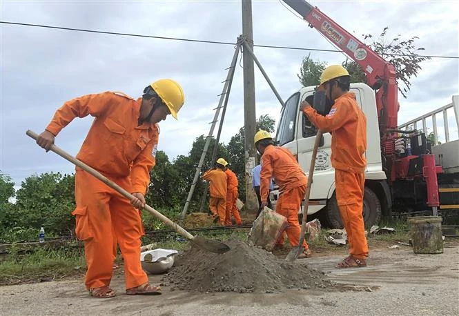 Khẩn trương khắc phục hậu quả bão số 5 và ứng phó với mưa lũ