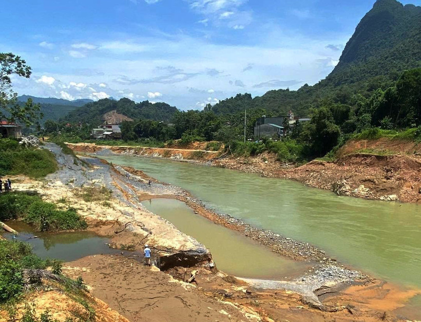 Tiềm ẩn tai nạn đuối nước từ sự mất an toàn tại Dự án kè bờ sông Miện, Hà Giang