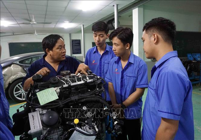Mô hình 9+ dành cho học sinh tốt nghiệp trung học cơ sở học nghề theo phương thức liên thông từ trung cấp lên cao đẳng đang được nhiều trường cao đẳng tại Thành phố Hồ Chí Minh triển khai, thu hút nhiều học sinh theo học. Ảnh: Thu Hoài - TTXVN
