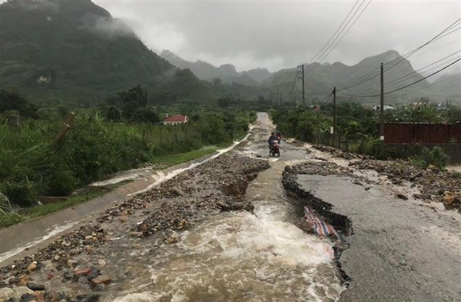 Mưa lũ gây sạt lở đất tại nhiều tuyến đường giao thông ở Lai Châu