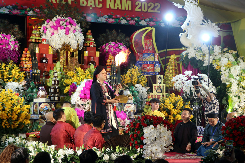 Phần trình diễn của của nghệ nhân ưu tú Đặng Ngọc Anh (Hà Nội). Ảnh: Mạnh Tú - TTXVN