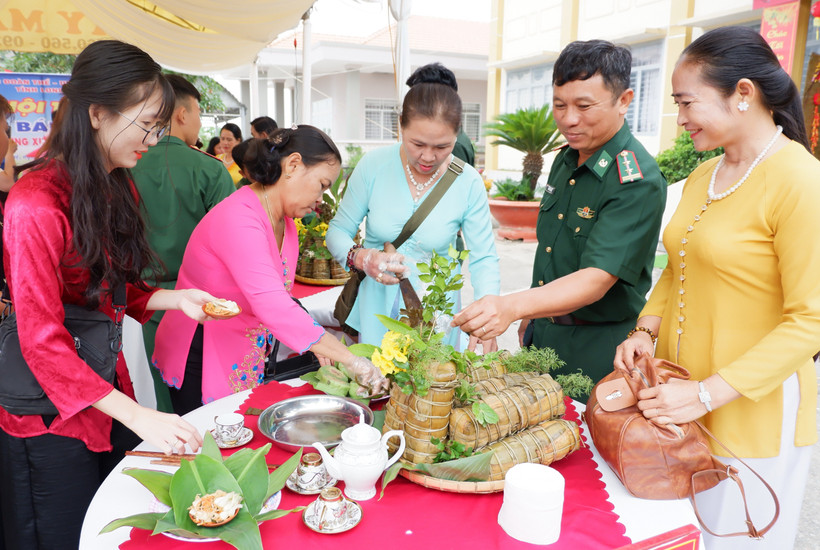 Long An: Huy động gần 1,6 tỉ đồng tổ chức Chương trình “Tết Quân - Dân” 