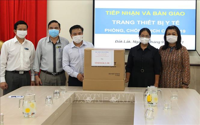 Bộ thiết bị được tiếp nhận, bàn giao cho Trung tâm Kiểm soát bệnh tật tỉnh. Ảnh: Hoài Thu – TTXVN