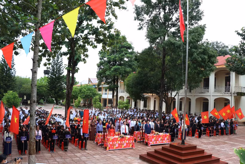 Lễ Chào cờ Khai giảng năm học 2022-2023 tại Trường trung học phổ thông Dân tộc nội trú N'Trang Lơng, thành phố Buôn Ma Thuột, Đắk Lắk. Ảnh: Tuấn Anh – TTXVN