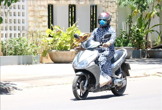 Bắc Bộ và Trung Bộ tiếp tục nắng nóng gay gắt, tia cực tím ở Trung và Nam Bộ gây hại mức rất cao