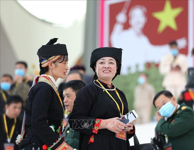 Đại biểu các dân tộc thiểu số Việt Nam dự Đại hội đại biểu toàn quốc các dân tộc thiểu số Việt Nam lần thứ II trong trang phục truyền thống đặc sắc. Ảnh: Dương Giang – TTXVN