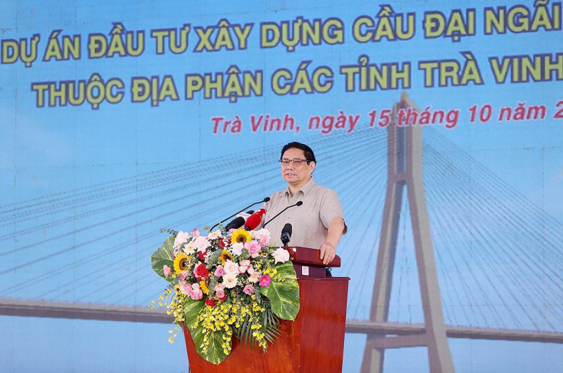 Thủ tướng Phạm Minh Chính phát biểu tại Lễ khởi công Dự án đầu tư xây dựng cầu Đại Ngãi. Ảnh: Dương Giang-TTXVN
