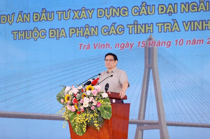 Thủ tướng Phạm Minh Chính phát biểu tại Lễ khởi công Dự án đầu tư xây dựng cầu Đại Ngãi. Ảnh: Dương Giang-TTXVN
