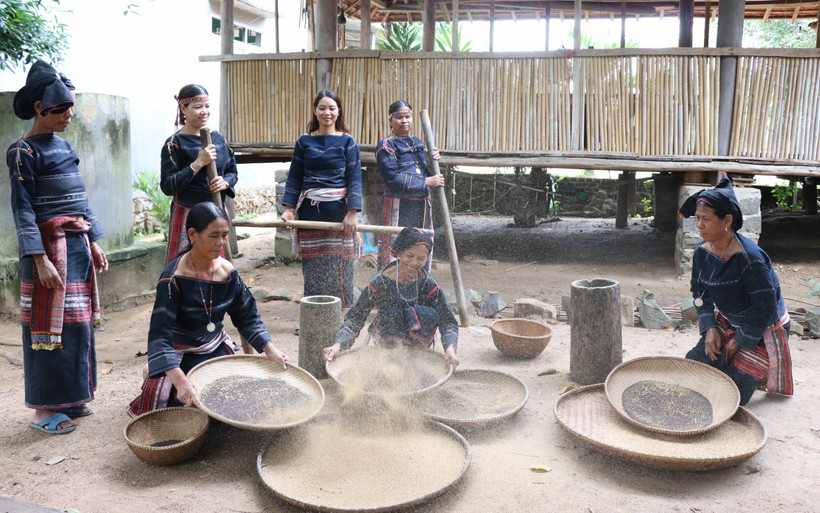 Say nồng rượu cần men lá Tây Nguyên