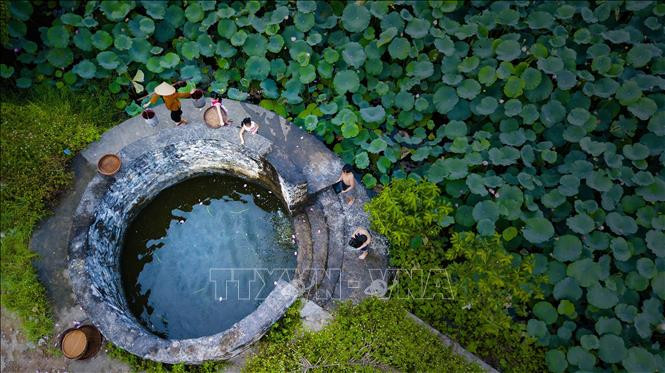 Giếng làng cổ tại huyện Hoa Lư. Ảnh: Minh Đức – TTXVN