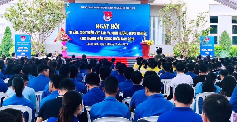 Ngày hội tư vấn, giới thiệu việc làm và định hướng khởi nghiệp cho thanh niên nông thôn năm 2020 thu hút đông đảo đoàn viên thanh niên tham gia. Ảnh: TTXVN phát