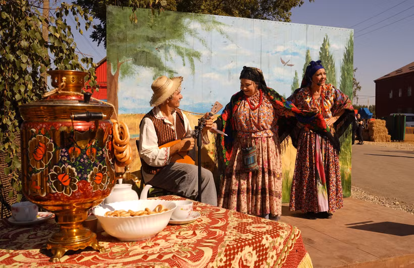 Phục dựng bài hát trong phim "Người Cossack Kuban" thời Liên Xô. Ảnh: Duy Trinh - PV TTXVN tại Nga