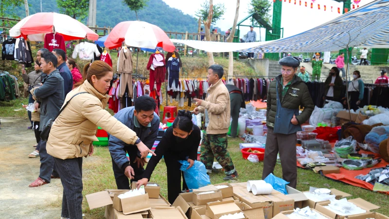 Không gian văn hóa đa sắc tại chợ Tết vùng cao Nga My