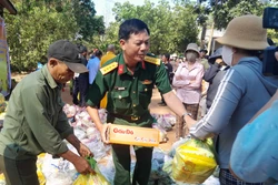 Sắc xuân trên vùng đất thắm đượm tình quân dân