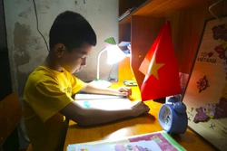 Tiếng loa học bài 'đánh thức' phong trào học tập