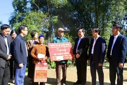 Phó Thủ tướng Hồ Quốc Dũng: Giữ truyền thống đoàn kết quý báu ở từng thôn xóm