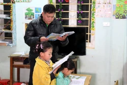 ​Lớp học đêm trên đỉnh Piêng Vai