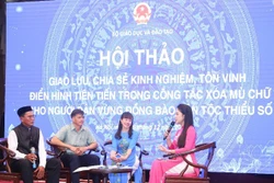 Xóa mù chữ - chìa khóa để phát triển giáo dục vùng đồng bào dân tộc thiểu số