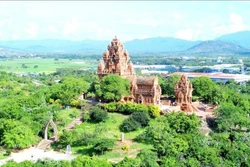 Đưa di sản văn hóa Chăm trở thành sản phẩm du lịch đặc trưng