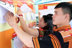 Cử tri dân tộc Ca Dong kỳ vọng phát triển kinh tế, hạ tầng miền núi