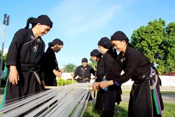 Nghề dệt của người La Chí - Giá trị di sản trong đời sống cộng đồng