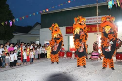 Rộn ràng mùa hội trăng rằm tháng Tám